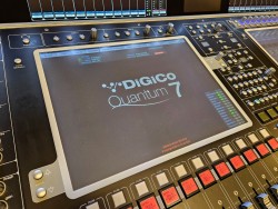 QUANTUM 7 - MIXER HÀNG ĐẦU CHO SÂN KHẤU HIỆN ĐẠI